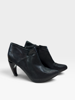 Load image into Gallery viewer, John Fluevog Black Shoes, 9
