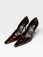 Load image into Gallery viewer, Stuart Weitzman Brown + Black Heels, 5.5
