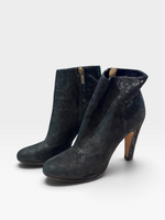 Load image into Gallery viewer, Jimmy Choo Black Shoes, 37
