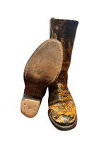 Load image into Gallery viewer, Black+Tan Boots, 8.5
