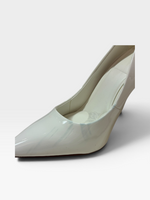 Load image into Gallery viewer, Disney White Heels, 8.5
