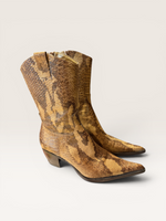 Load image into Gallery viewer, Steve Madden Snakeskin Shoes, 7.5
