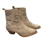Load image into Gallery viewer, Free People Cream Boots, 39 FITS BIG
