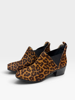 Load image into Gallery viewer, 1. state Animal Print Booties, 8.5
