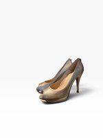 Load image into Gallery viewer, Stuart Weitzman Grey Heels, 10
