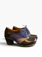Load image into Gallery viewer, John Fluevog Blue + Black Shoes, 9.5
