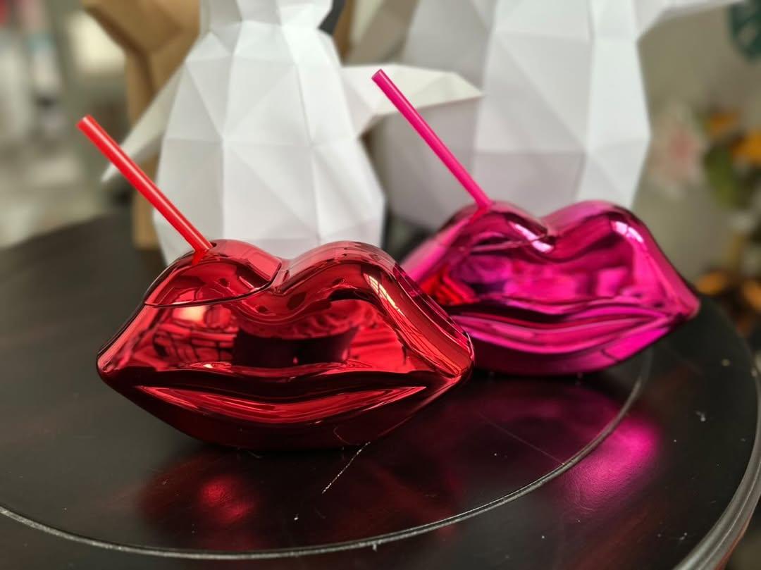 Pucker Up Paper Lips Red Lips Cup